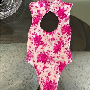 NWOT Frankie's Bikinis Zuri Pink Floral One Piece Small